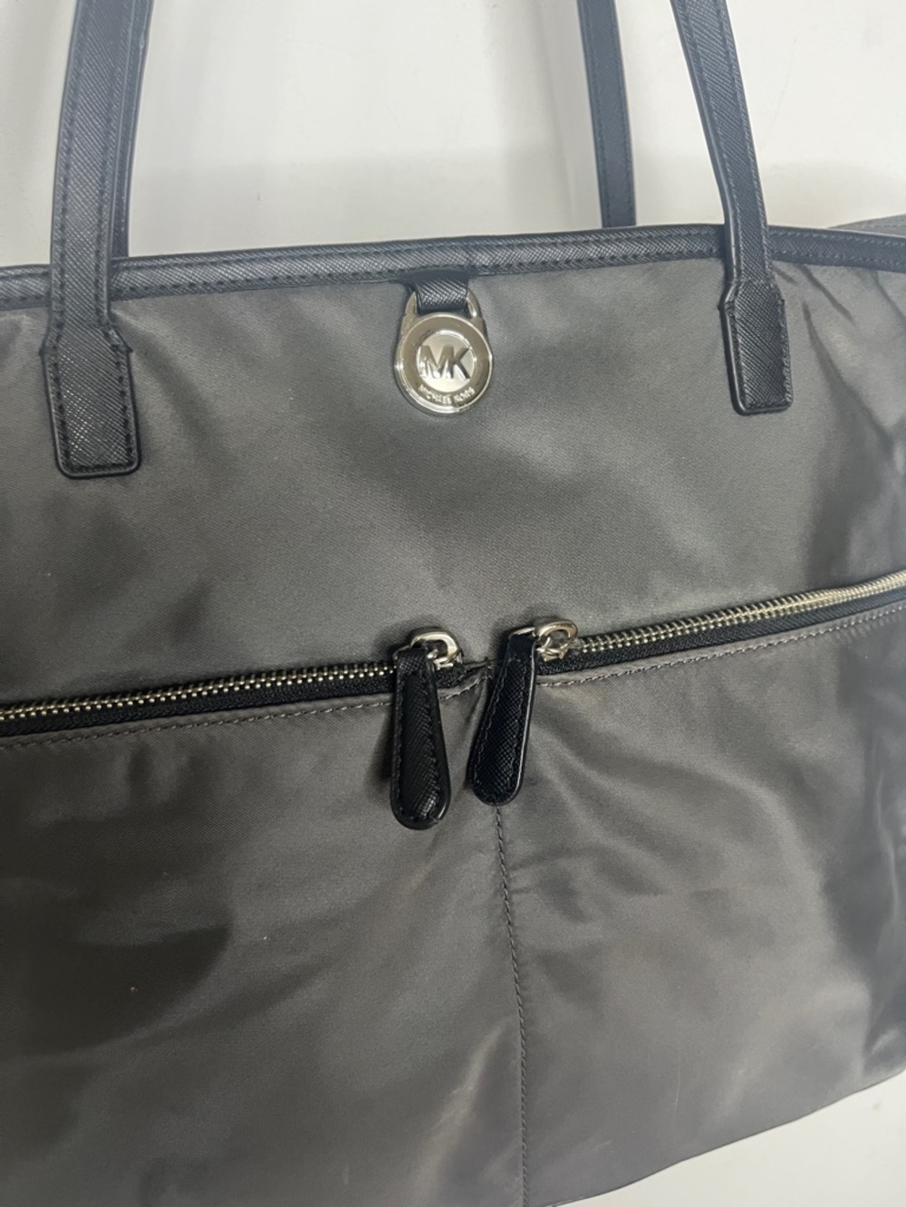MICHAEL KORS Gray Graphite Nylon Kempton Zip Double Strap Bag - Tote EUC - Picture 3 of 12
